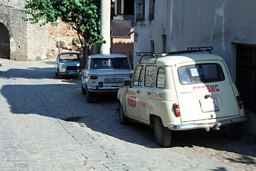 196_ohr_vanhoja_autoja